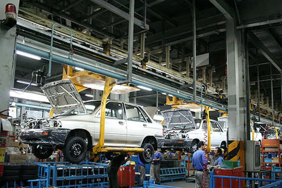 خودروسازان درگیر توقف تولید با اجرای استانداردهای جدید