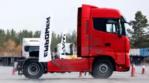 کامیون ساز مشهور با تریلی جدید برای بازار خط و نشان کشید