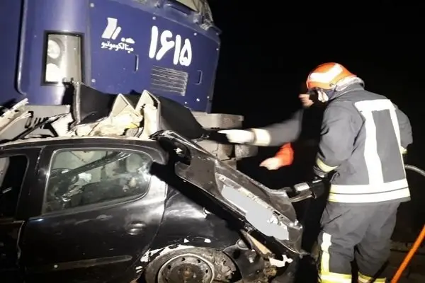برخورد قطار تبریز-مشهد با خودرو چهار کشته برجای گذاشت

