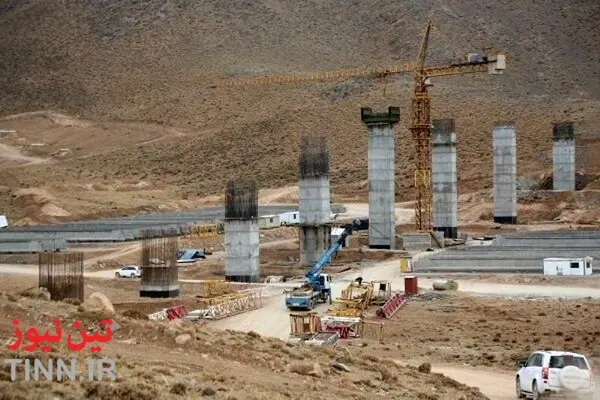 گزارش تصویری | اجرای پروژه راه آهن مبارکه سفیددشت به شهرکرد
