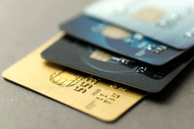 فعلا یک بانک کارت اعتباری ۷ میلیونی صادر می کند 