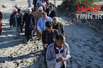 بازدید وزیر راه و شهرسازی از مناطق سیل‌زده شهرستان جاسک
