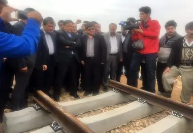 ◄ بازدید وزیر از ریل‌گذاری راه‌آهن تهران- همدان