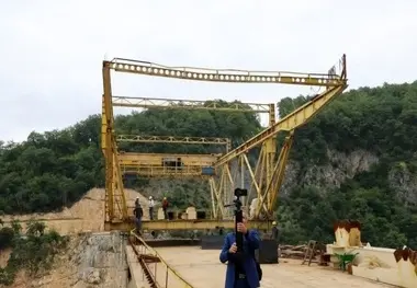 احداث پل قوسی در ایذه؛ مسیر دسترسی به امامزاده سلطان ابراهیم کوتاه شد