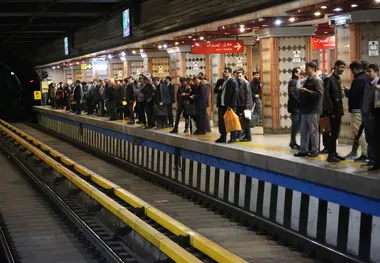 آغاز طرح تذکر لسانی برای حجاب در مترو تهران از امروز