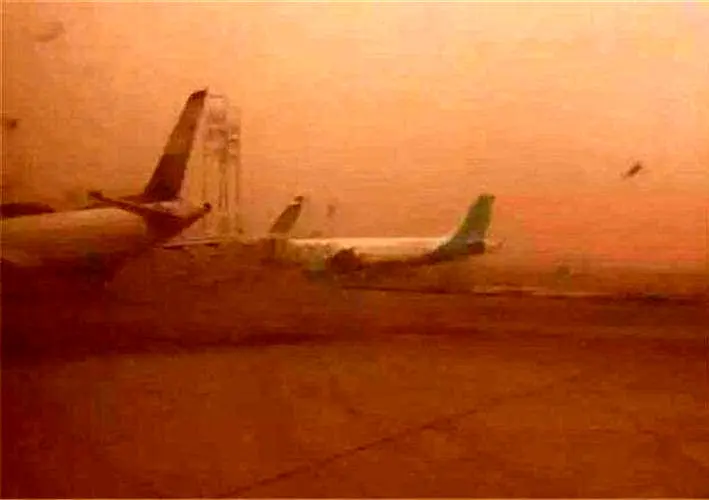 لغو پرواز مشهد- زابل به دلیل طوفان گرد و خاک