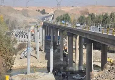 مناقصه تکمیل عملیات عمرانی پل دوم غدیر در محور زرین شهر – شهرکرد