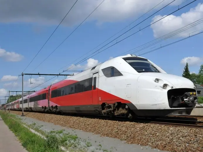 Trenitalia agrees to acquire V250 trainsets