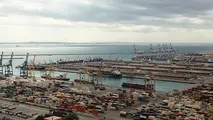 فیلم/ بارش باران پاییزی در اسکله شهید رجایی