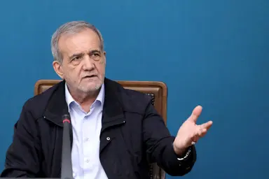 بنزین مخلوط با آب خودرو پزشکیان و محافظانش را از کار انداخت! 
