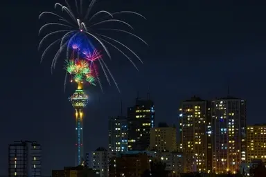 برج میلاد ۱۷ ساله شد| تصاویر دیده نشده از روزهای تولد بلندترین برج ایران