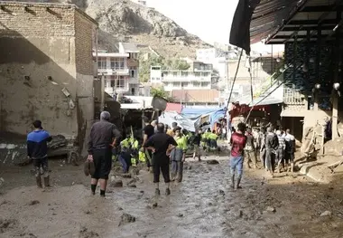 اعزام ۲۰ دستگاه ون و اتوبوس به مناطق سیل زده 