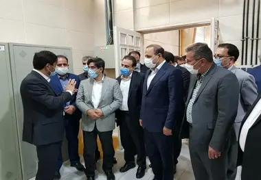 بازدید معاون وزیر صنعت از یک واحد تولیدی در آبیک 