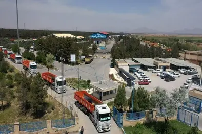 ستم مضاعف به رانندگان کامیون: نه کرایه حمل کالا بروز رسانی شد و نه حق توقف کامیون ها تعیین شد