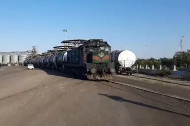 آغاز حمل گازوئیل وارداتی از بندر امیرآباد به افغانستان