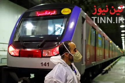 ضدعفونی کردن واگن‌های متروی تهران