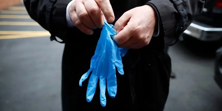  پوشیدن دستکش ویروس کرونا را پخش می‌کند