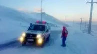 برف و کولاک بیش از 300 خودرو را در گردنه الماس خلخال زمین گیر کرد