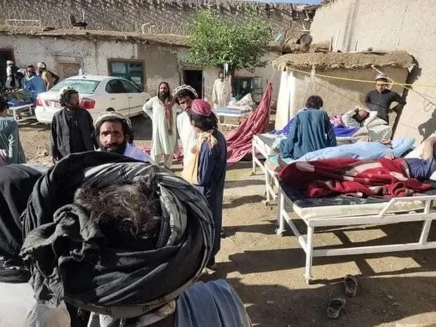 تعداد کشته های زلزله افغانستان به 1000 نفر رسید