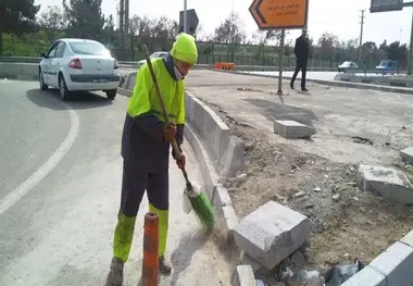 شهروندان عدم استفاده از ماسک و دستکش توسط پاکبان ها را اطلاع دهند