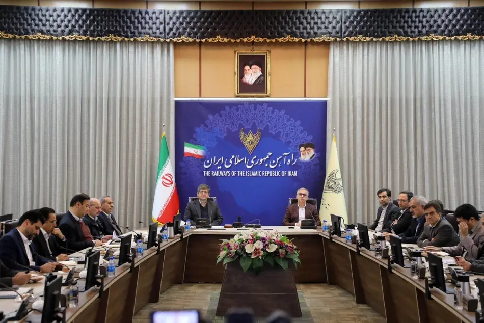  توسعه قطارهای حومه ای؛ راهکار کاهش ترافیک و مصرف سوخت