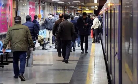 سایه سنگین کرونا بر سر مسافران مترو 