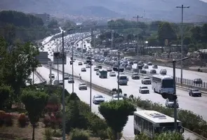 ترافیک سنگین در آزادراه‌ های تهران-کرج و ساوه؛ وضعیت تردد محورهای شمالی روان است