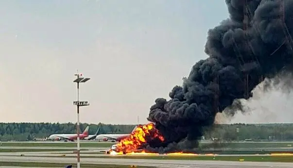 گزارش «یورونیوز» از سانحه سقوط هواپیمای سوخو روسیه