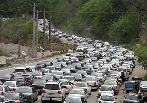 جاده‌های مازندران همچنان زیر بار ترافیک بازگشت مسافران است 