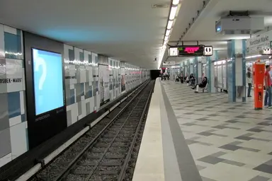 مرگ دلخراش دختر ایرانی در ایستگاه متروی هامبورگ آلمان | جزئیات حادثه خط U1