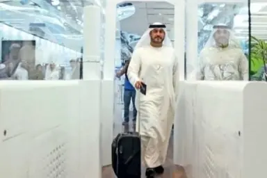 کنترل پاسپورت با تونل هوشمند بیومتریک فرودگاه بین‌ المللی دبی