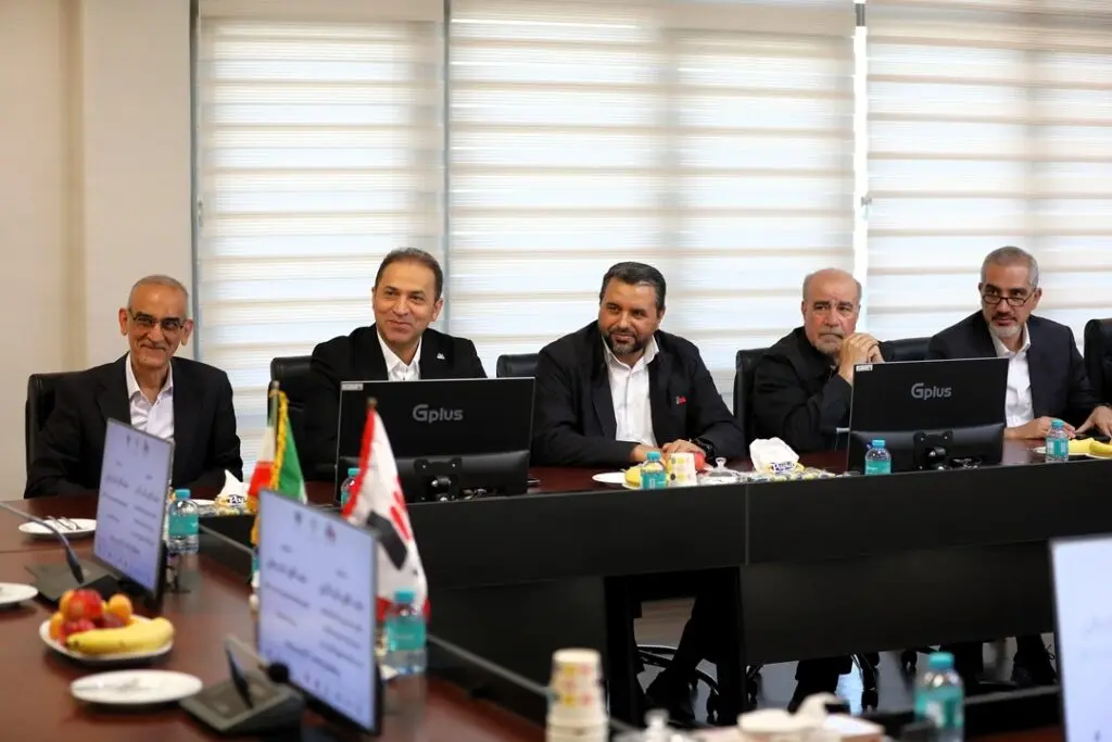 بازدید مدیرعامل راه‌آهن از کارخانه شرکت مهندسی و ساخت لکوموتیو مپنا (5)