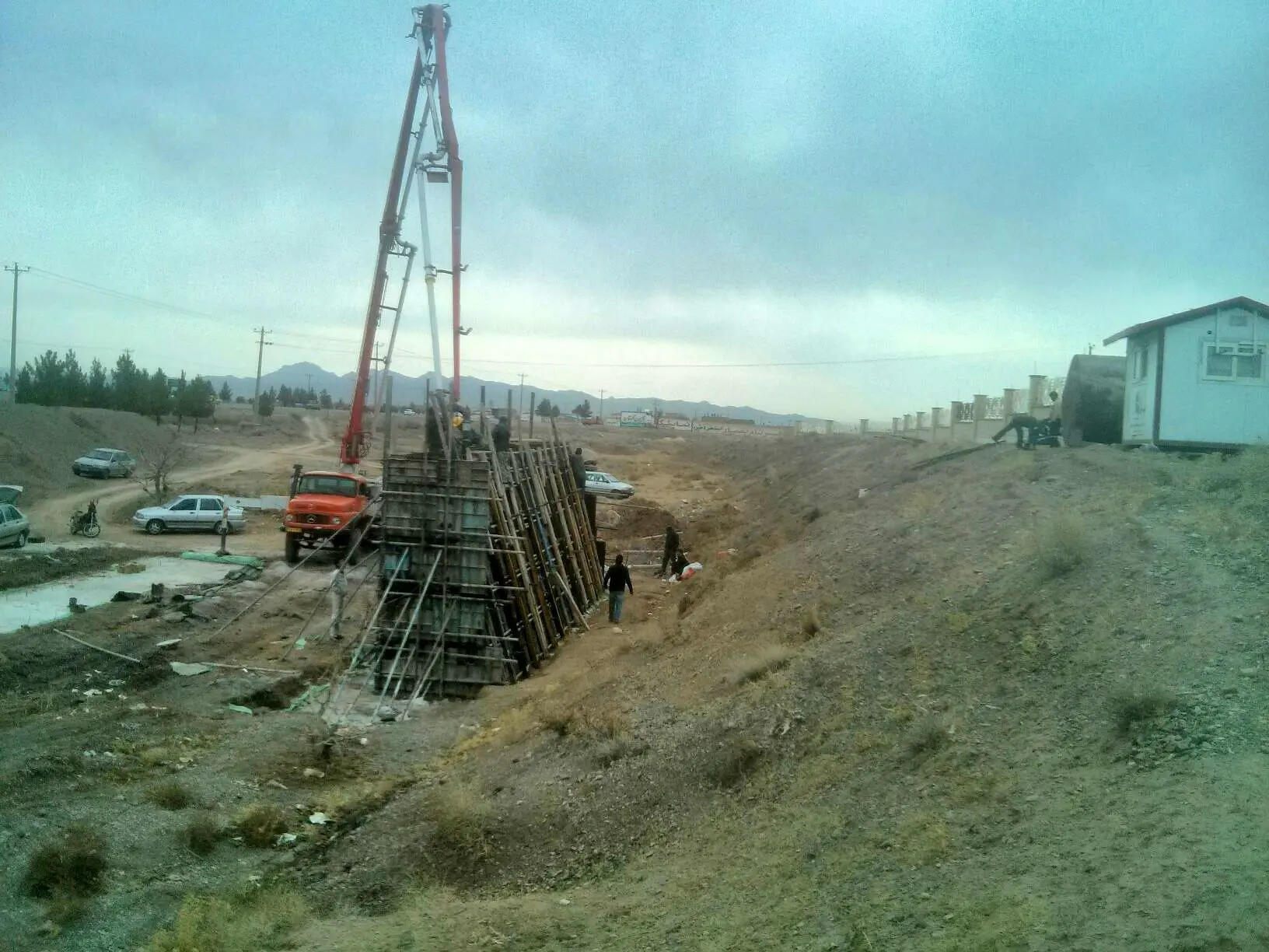 آغاز عملیات ساخت پل ورودی بیمارستان امام‌حسین در شهرستان تربت حیدریه