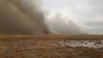 وقوع آتش سوزی در تالاب میقان/ آتش‌سوزی منجر به افزایش پارامترهای آلودگی هوا در اراک شد