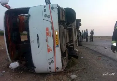 واژگونی اتوبوس در جاده صفاشهر- شیراز12 مصدوم برجای گذاشت