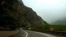 لغزندگی جاده کرج چالوس به علت بارش باران