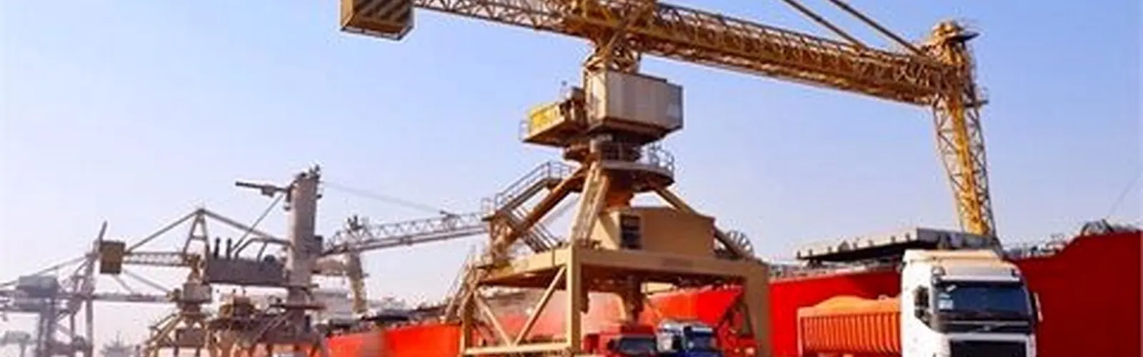 فعال بودن همه بنادر تجاری جنوب کشور/ صادرات و واردات در جریان است