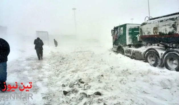 ◄ ۴۰ کامیون ایرانی در برف " تمرچین " گرفتار شدند: چهار روز بدون آب و غذا و بی توجهی گمرک