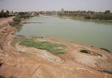 انتقال آب از خوزستان به بندر بصره صحت ندارد