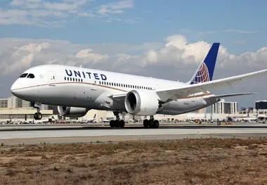 United Cancelled Two Flights to New Delhi Due to Smog