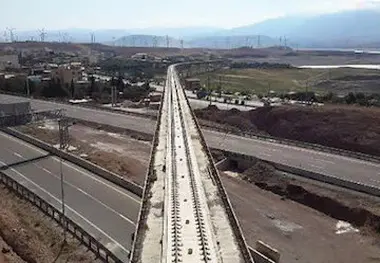 اجرای روسازی دال خط بتنی برای اولین بار در طولانی ترین پل راه آهن قزوین-رشت
