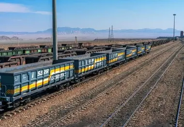 اعزام شبانه روزی واگن های باری به مراکز بارگیری در راه آهن کرمان 