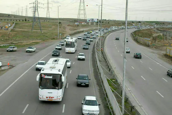 تردد 293 هزار وسیله نقلیه در محورهای مواصلاتی لرستان
