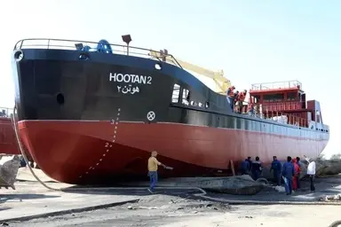 نخستین شناور چندمنظوره سوخت‌ رسان به آب انداخته شد 