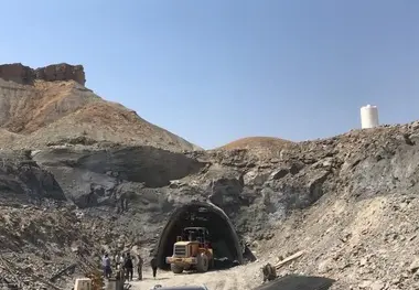  بازدید معاون رییس جمهور  از (قطعات ۱ و ۲) راه آهن شیراز - بوشهر 