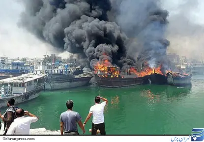 عکس : آتش سوزی در بندر صیادی کنگان - بوشهر 