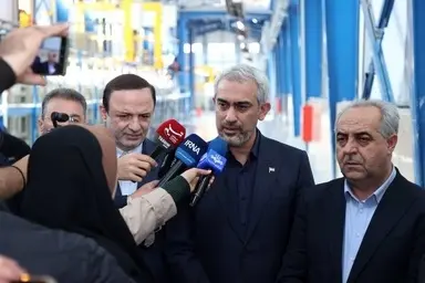 تعامل وزارت اقتصاد با بانک مرکزی برای کاهش محدودیت‌ های ارزی در مناطق آزاد
