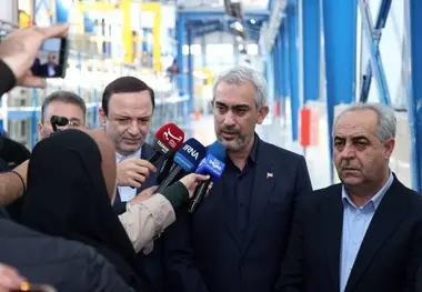 تعامل وزارت اقتصاد با بانک مرکزی برای کاهش محدودیت‌ های ارزی در مناطق آزاد
