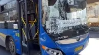 برخورد اتوبوس شرکت واحد با تیر چراغ برق