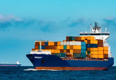 انباشت هزار کشتی در خلیج فارس/شوک بی‌ سابقه به بیمه و کشتیرانی